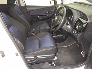 TOYOTA VITZ 2018