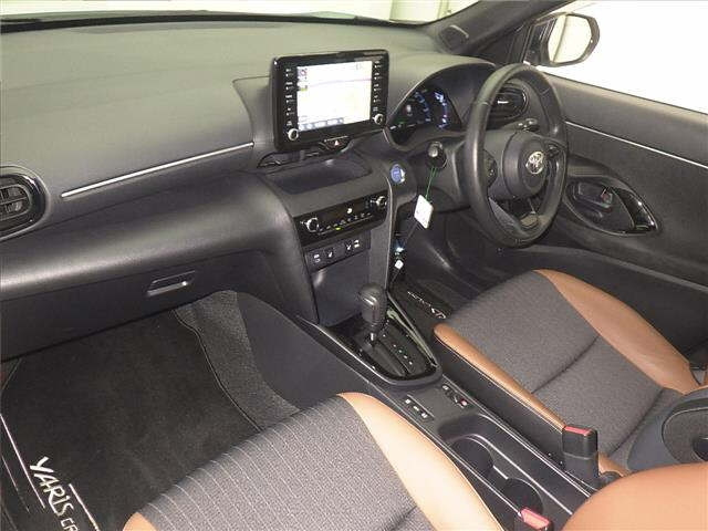 TOYOTA YARIS CROSS 2023