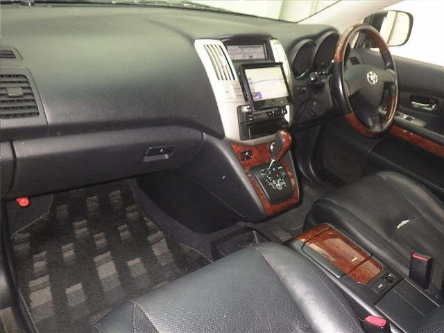 TOYOTA HARRIER 2009