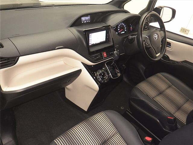 TOYOTA NOAH 2019