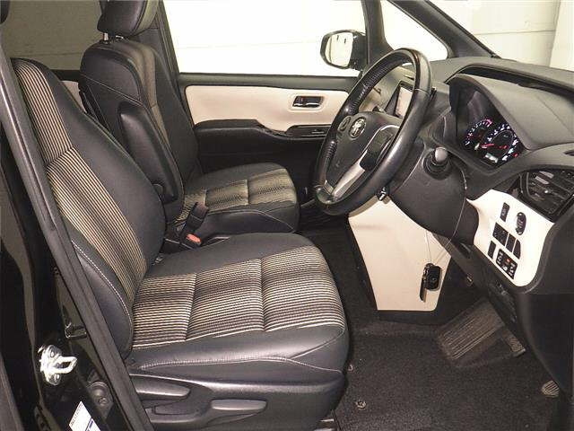 TOYOTA NOAH 2019