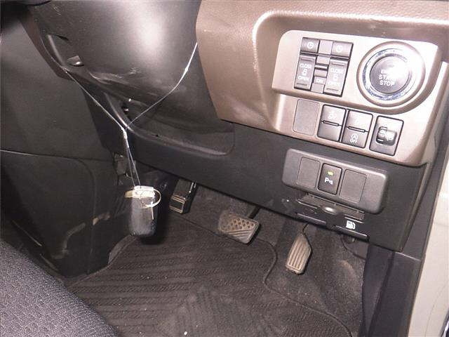 TOYOTA ROOMY 2022