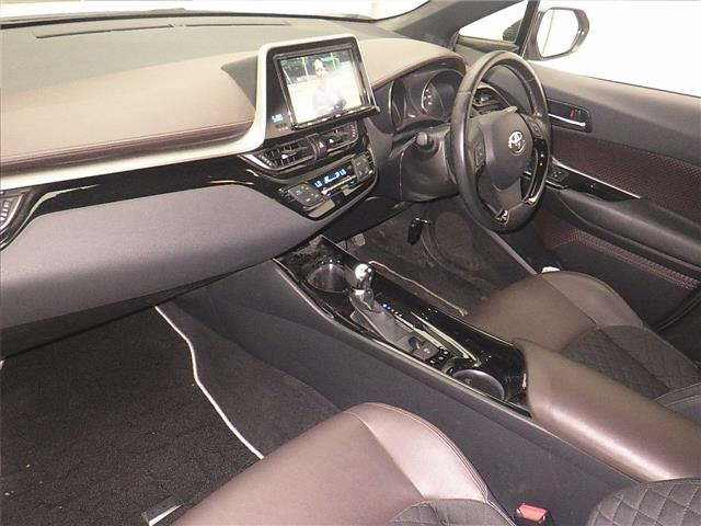 TOYOTA C-HR 2017