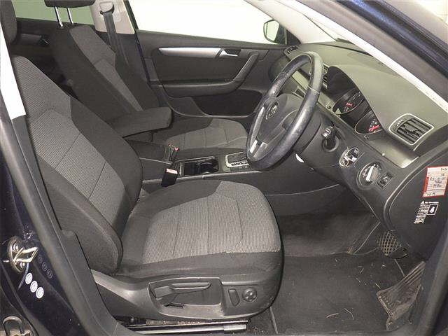 VOLKSWAGEN PASSAT VARIANT 2011
