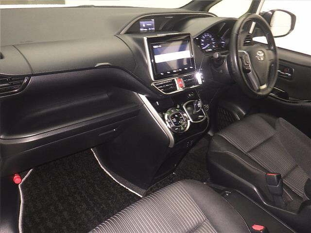 TOYOTA VOXY 2020