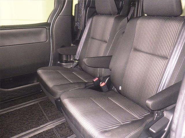 TOYOTA VOXY 2020