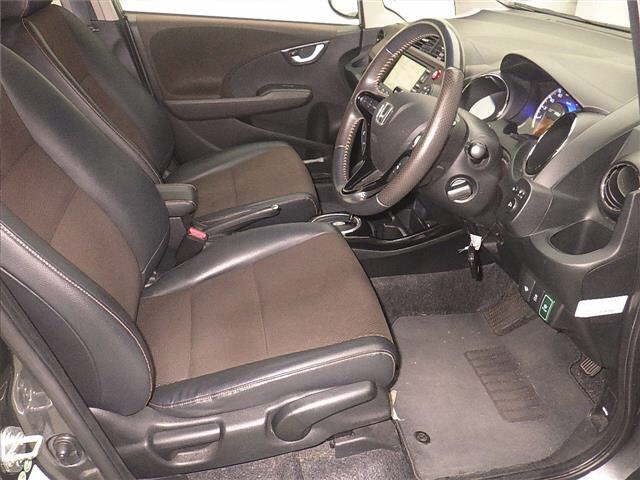 HONDA FIT SHUTTLE 2011