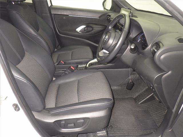 TOYOTA YARIS CROSS 2023