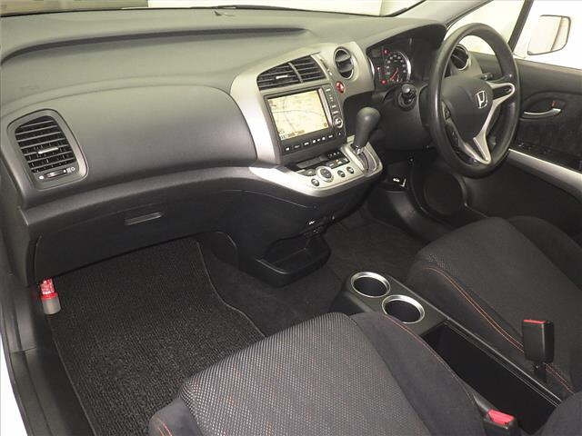 HONDA STREAM 2010