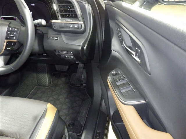 TOYOTA CROWN CROSSOVER 2023