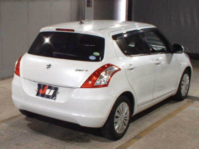 SUZUKI SWIFT 2015
