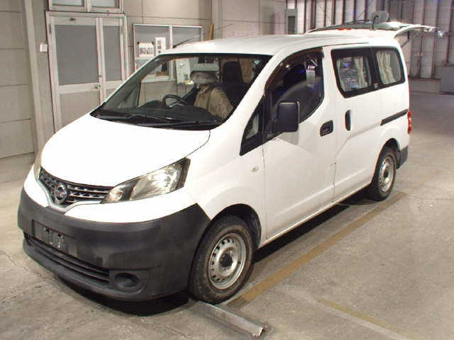 NISSAN NV200 2018