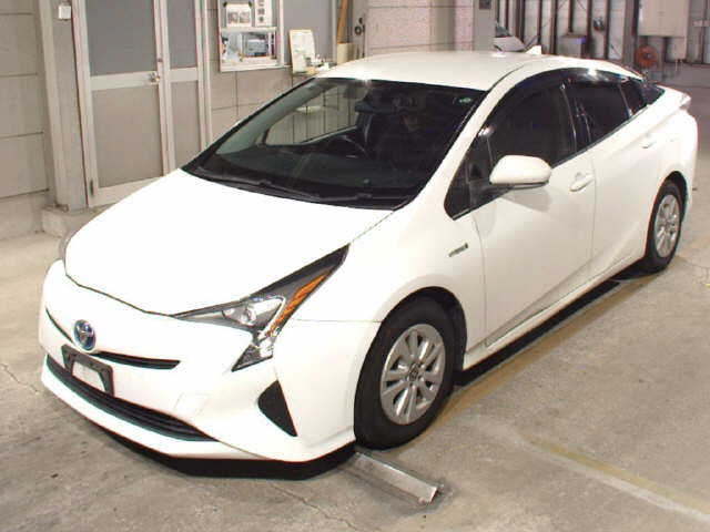 TOYOTA PRIUS 2016
