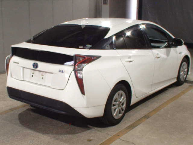 TOYOTA PRIUS 2016