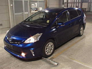 TOYOTA PRIUS ALPHA 2012