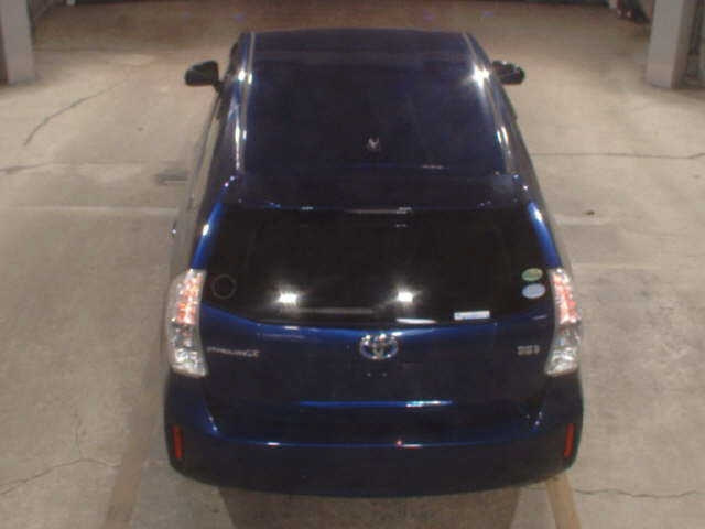 TOYOTA PRIUS ALPHA 2012