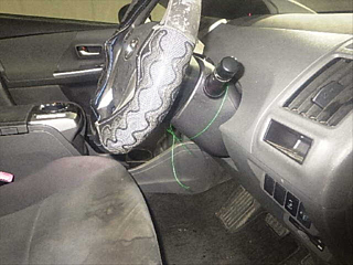 TOYOTA PRIUS ALPHA 2012