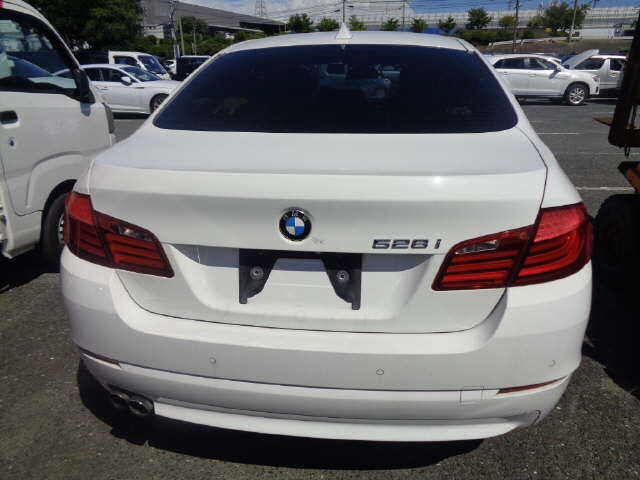 BMW 5 SERIES 2010