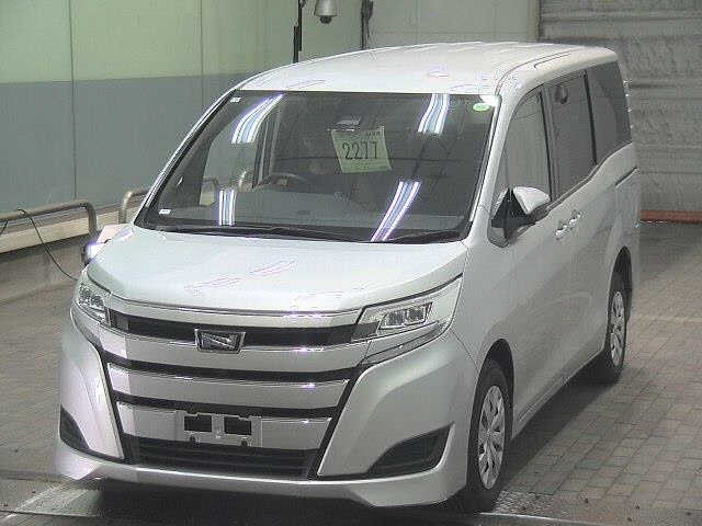 TOYOTA NOAH 2019