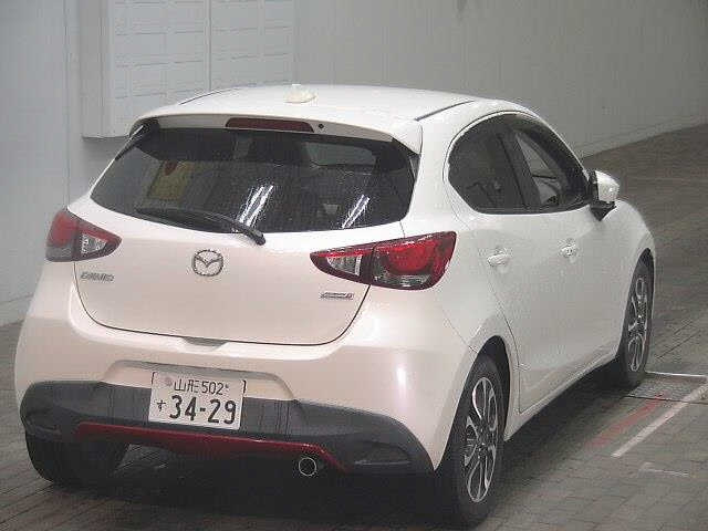 MAZDA DEMIO 2015