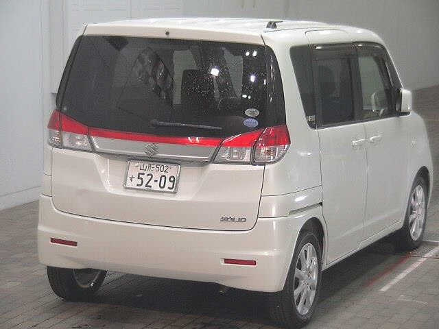 SUZUKI SOLIO 2013