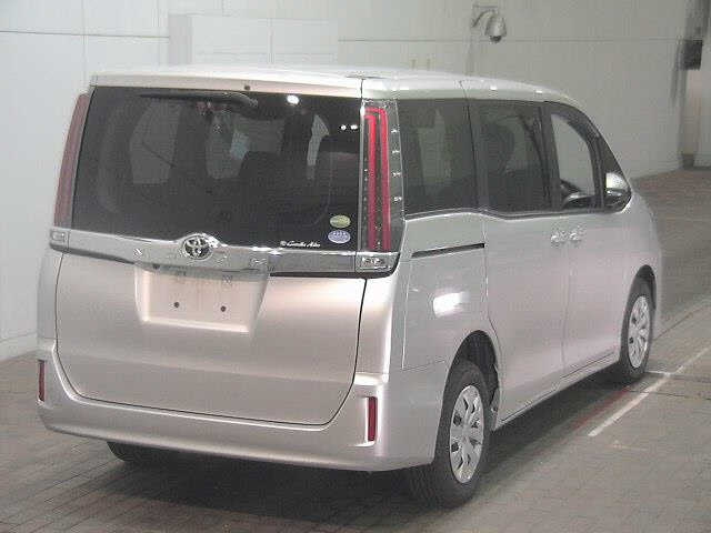 TOYOTA NOAH 2019