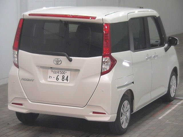 TOYOTA ROOMY 2022
