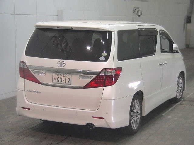 TOYOTA ALPHARD 2013