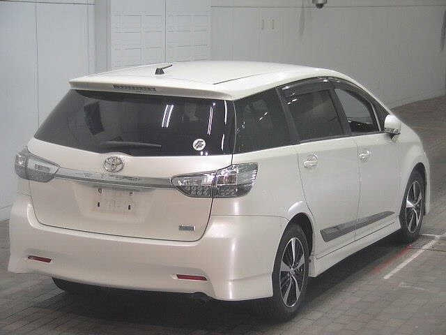 TOYOTA WISH 2012