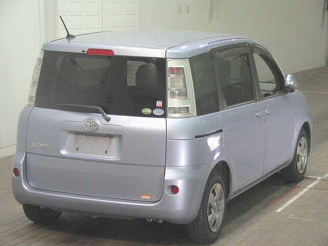 TOYOTA SIENTA 2014