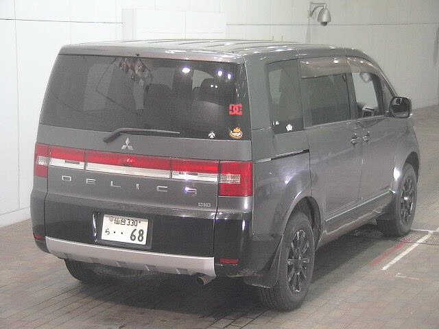 MITSUBISHI DELICA D5 2016