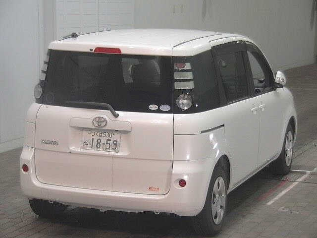TOYOTA SIENTA 2009