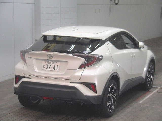 TOYOTA C-HR 2016