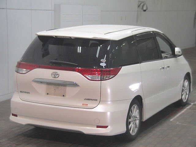 TOYOTA ESTIMA 2010
