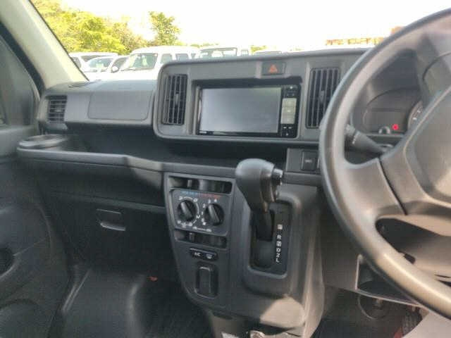 DAIHATSU HIJET VAN 2018