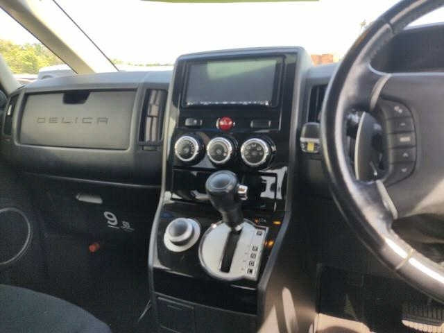 MITSUBISHI DELICA D5 2016