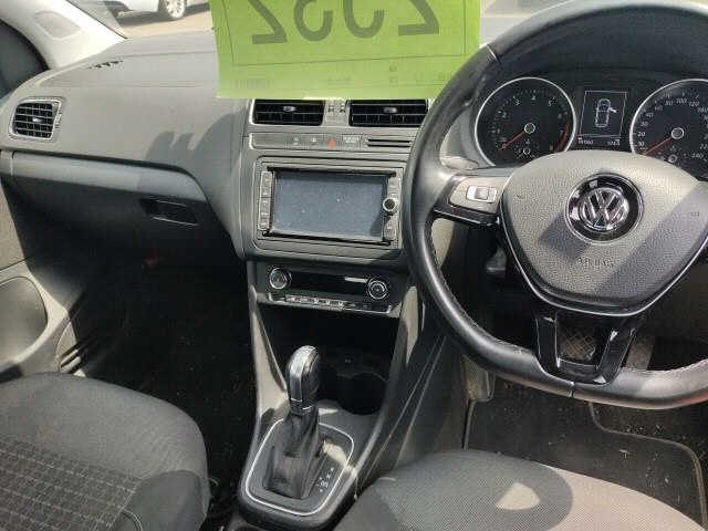 VOLKSWAGEN POLO 2016