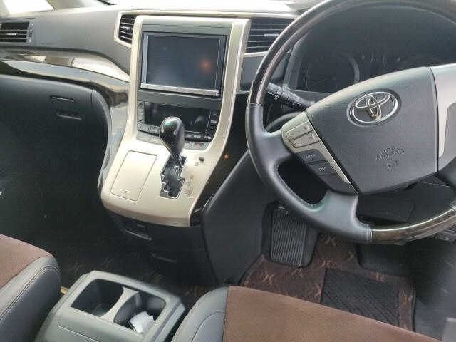 TOYOTA ALPHARD 2013