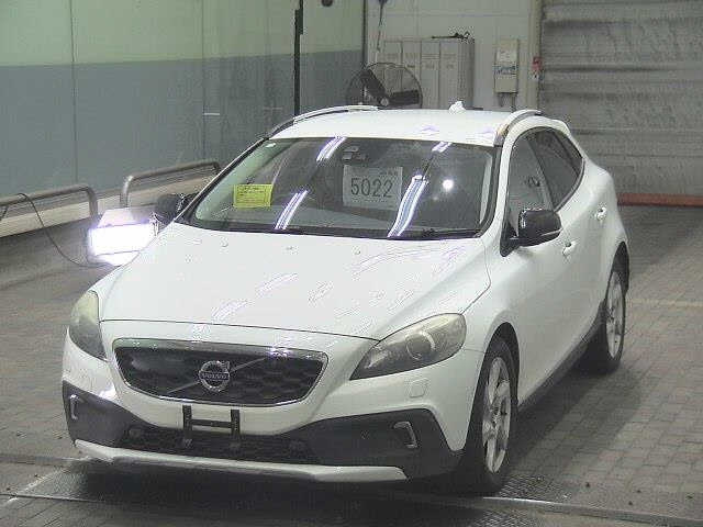 VOLVO V40 2014