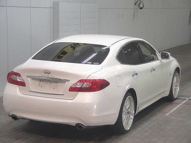NISSAN FUGA 2011