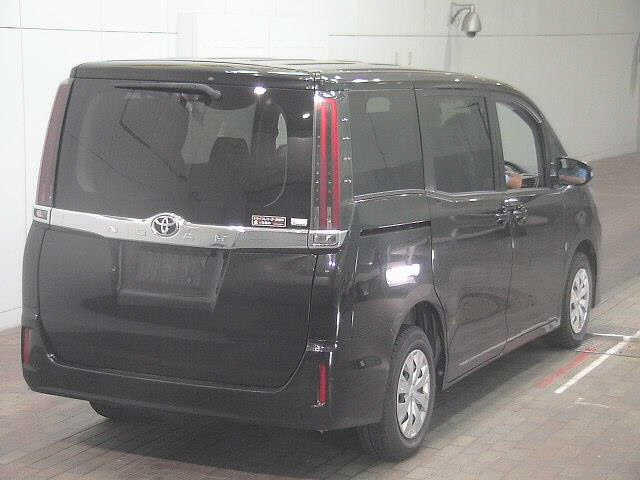 TOYOTA NOAH 2021