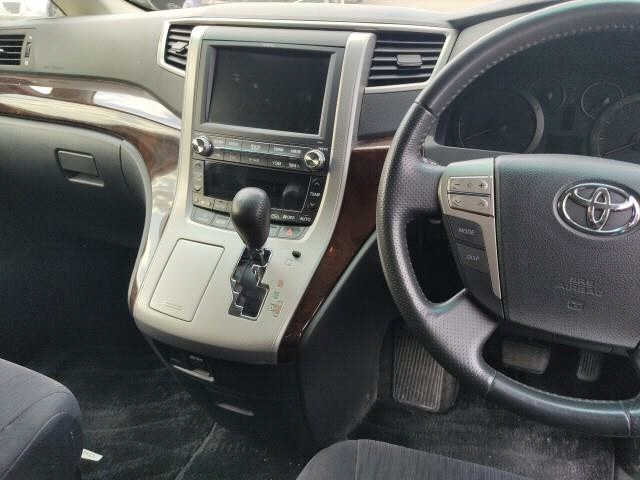 TOYOTA ALPHARD 2013