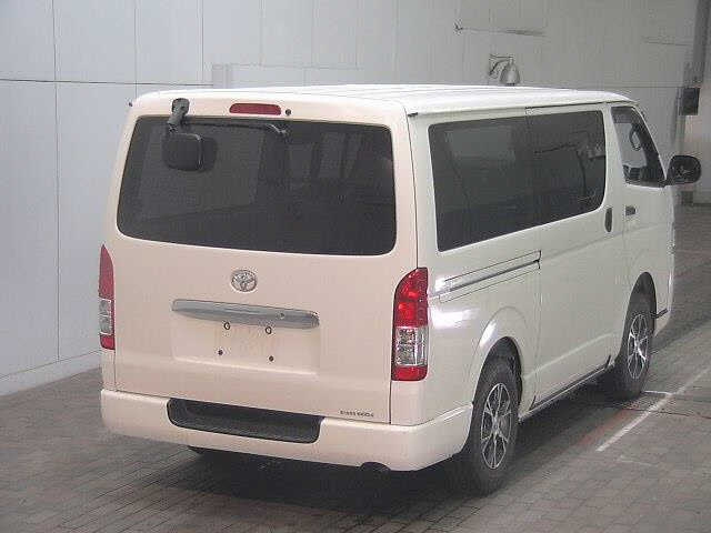 TOYOTA HIACE VAN 2017