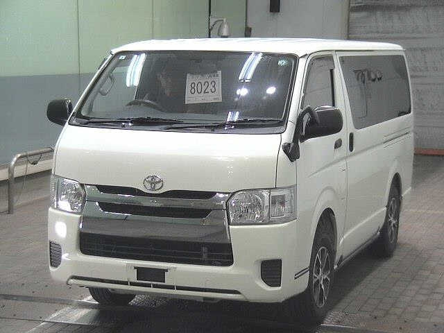 TOYOTA HIACE VAN 2017