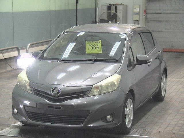 TOYOTA VITZ 2012