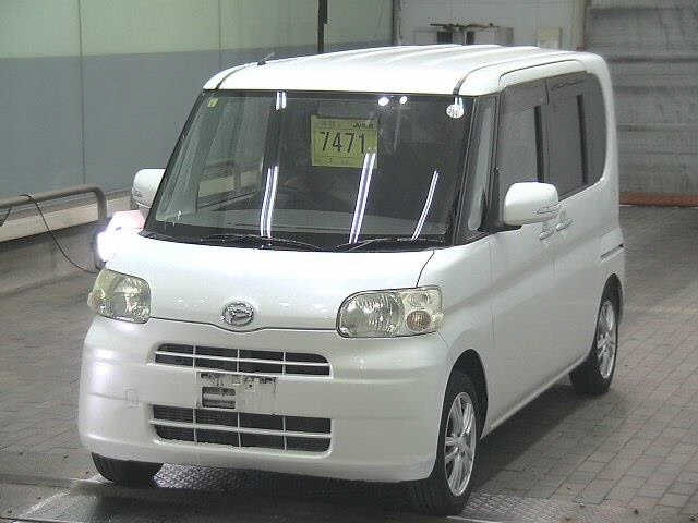 DAIHATSU TANTO 2010