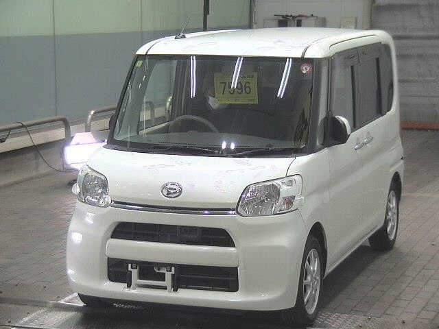 DAIHATSU TANTO 2014