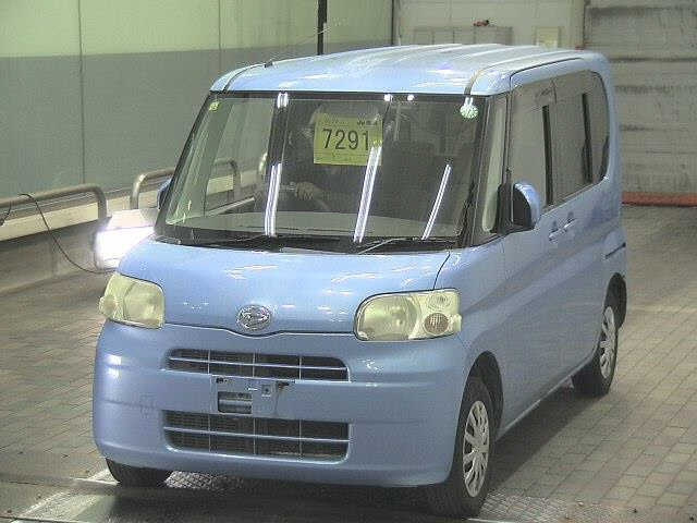 DAIHATSU TANTO 2008