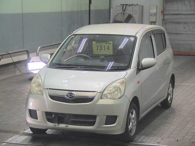 DAIHATSU MIRA 2010