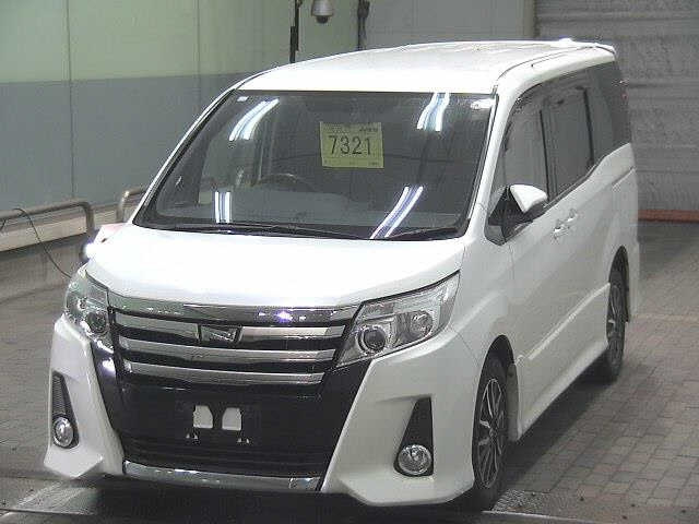 TOYOTA NOAH 2014